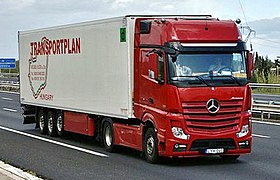 Transportplan_Mercedes-Benz_Actros_(cropped)